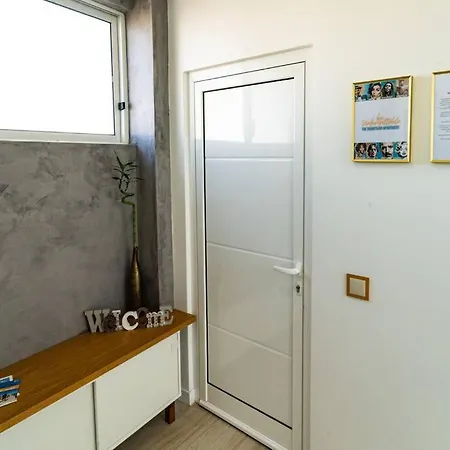 Be Unforgettable Фару